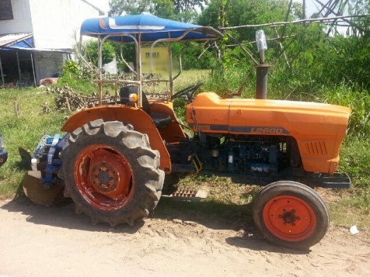 ขายรถไถ L2600 สภาพพร้อมใช้งาน เครื่องดี อุปกรณ์ผานหลัง สนใจโทร 090-8588220คุณนะ ID:narong498 หรือ www.truck.in.th/498