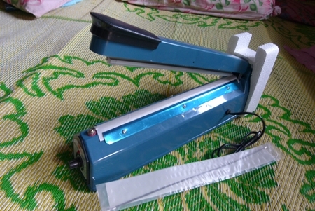 เครื่องซีลถุงพลาสติก  950 บาท.-