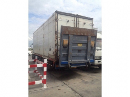 ขายหกล้อ mitsu ตู้แห้ง 7.2 m มีลิ๊ฟท้าย พร้อมใช้ โทร 088-4501277