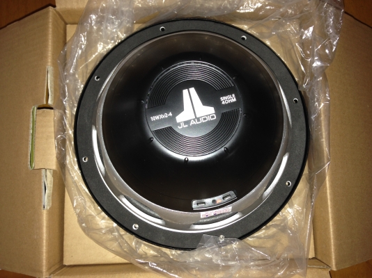 ซับวูฟเฟอร์ของค่าย JL Audio ขนาด 10 นิ้ว WXv2 ซับวูฟเฟอร์ของค่าย JL Audio ขนาด 10 นิ้ว WXv2