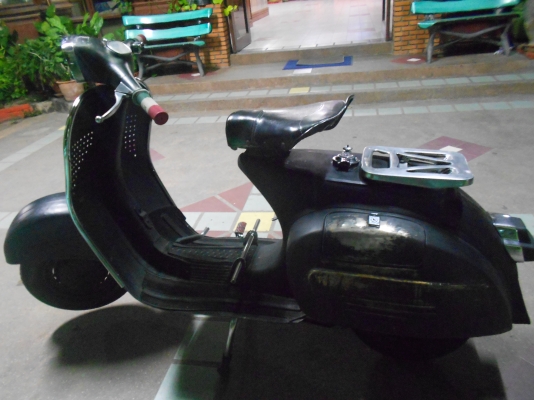 Vespa Sprint หน้าเหลี่ยม 150cc