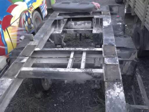 ขายถูกๆๆครับ ลูกพ่วง 2 คาน  ถอดเต้าปูนออกเหลือแต่โครง ครับ ล้อครบ 8 ล้อเอกสารพร้อมครับ