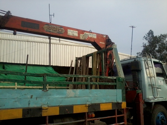 รถหกล้อติดเครนรับจ้าง รถหกล้อติดเครนรับจ้าง