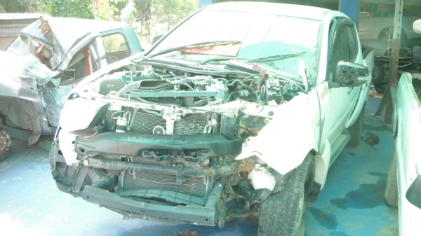 ขายซากรถยนต์ triton 4 door