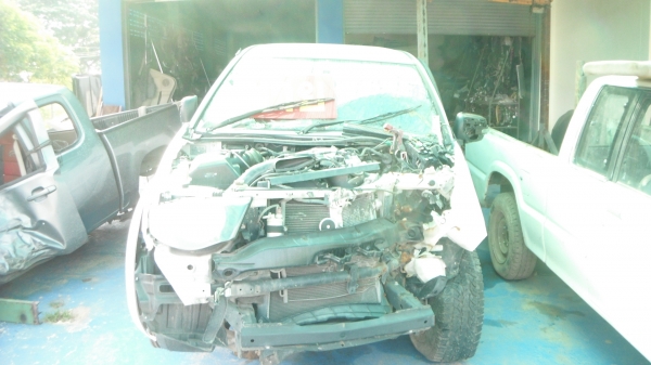 ขายซากรถยนต์ triton 4 door
