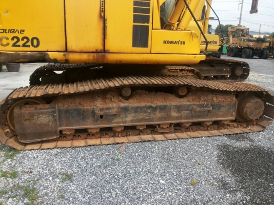 ขายรถแม็คโคร KOMATSU รุ่น PC220-6 สภาพสวย พร้อมใช้งาน