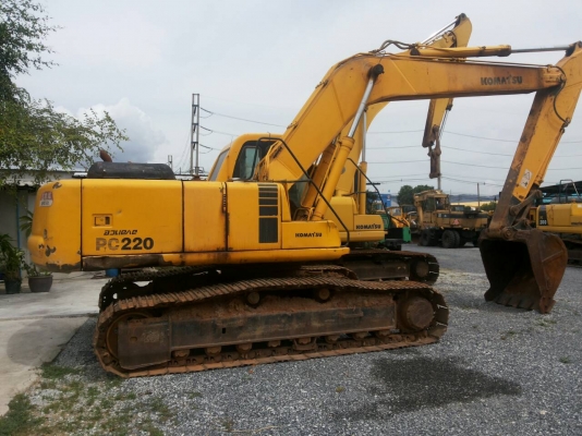 ขายรถแม็คโคร KOMATSU รุ่น PC220-6 สภาพสวย พร้อมใช้งาน