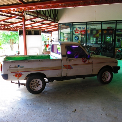 ขาย mazda 1000.    4 ขอ