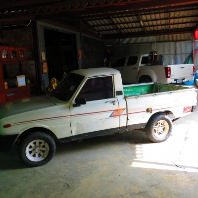 ขาย mazda 1000.    4 ขอ