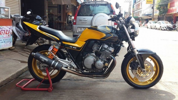 HONDA CB400 ปี93 ของแต่งล้น ท่อแต่ง zero ทั้งเส้น ท้ายแต่งเทค1 ฝากระเป๋าข้างแต่ง บังโคลนหน้าแต่ง ไฟเลี้ยว LED โช๊คหลังปรับระดับ กันล้ม โซ่สเตอเต็ม แฮนด์บาร์ กระจกแต่ง อินวอยส์ สรรพสามิตร สวยๆ คับ ราคา 69500 บาท ส่งได้ทั่วไทยคับ สนใจติดต่อ 081-0578282 ไอดี