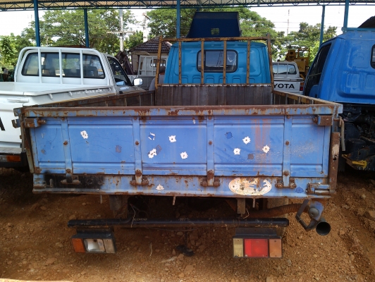 รถบรรทุก 4 ล้อ L