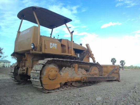 ขายด่วน รถแทรกเตอร์ Cat..d4E ราคา280000 สถาพพร้อมใช้งาน เจ้าของขอยเอง สนใจติดต่อโดยตรงกับ คุณธนัช 0891173312 0878820199