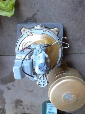 ขายปั๊มน้ำ 1 ตัว เสียบปลั๊กใช้ได้เลย  TEL.081-427-3941