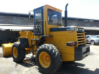 รถตักล้อยาง WA100-1-30753  สภาพสวย รถนำเข้าจากญี่ปุ่น เพิ่งเดินทางถึงไทย รถจอดที่ C.S. Motor หลักสี่  โทร.081-373-0559