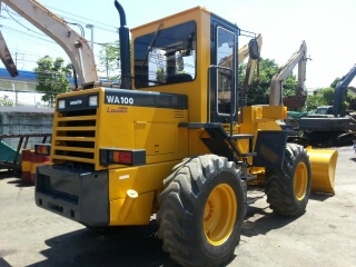 รถตักล้อยาง WA100-1-30753  สภาพสวย รถนำเข้าจากญี่ปุ่น เพิ่งเดินทางถึงไทย รถจอดที่ C.S. Motor หลักสี่  โทร.081-373-0559
