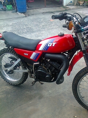 ขาย DT  125 MONO อาร์มเหลี่ยม  ทะเบียนไม่ขาด โอนได้เจ้าของขายเอง