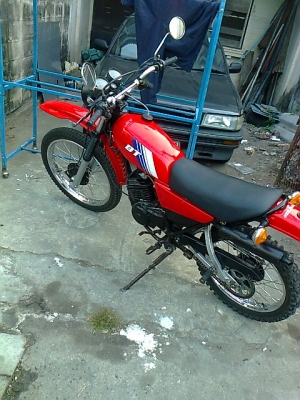 ขาย DT  125 MONO อาร์มเหลี่ยม  ทะเบียนไม่ขาด โอนได้เจ้าของขายเอง