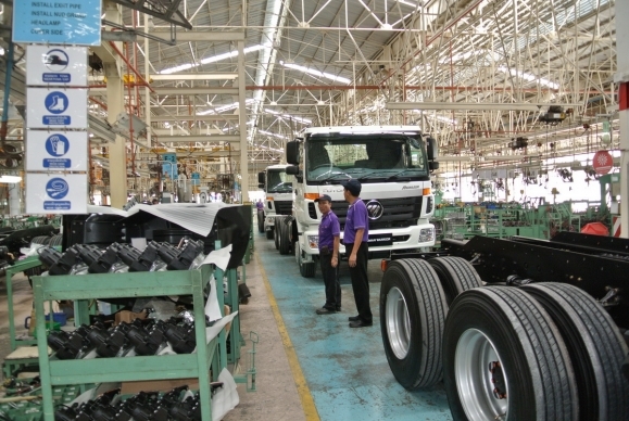 FOTON รถบรรทุก 6 ล้อ(6.5ตัน) และ 4 ล้อ(4.3 ตัน) เริ่มต้นที 650,000 บาท ประกอบในไทย FOTON รถบรรทุก 6 ล้อ(6.5ตัน) และ 4 ล้อ(4.3 ตัน) เริ่มต้นที 650,000 บาท ประกอบในไทย