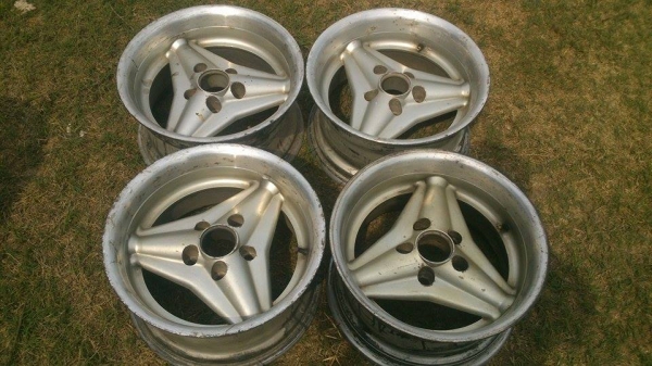 ขายล้อ RETRO ขอบ 15 กว้าง 8  5 รู >>4,500 บาท<<