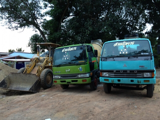 ขายดาวน์ยกชุด 500,000 รถปูน 2 คัน รถตัก 1 คัน แพล้นปูน พร้อมทำปูนคอนกรีตได้เลย ราคา 500,000 สนใจโทรมาคุยได้ครับ 089-0819687 จิระเดช
