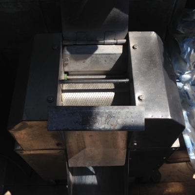 เครื่องคั้น เครื่องขูด เครื่องกะเทาะ แสตนเลจ มือ2 เครื่องคั้น เครื่องขูด เครื่องกะเทาะ แสตนเลจ มือ2