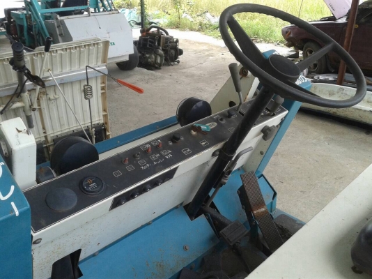 รถกวาดพื้น ดูดฝุ่น