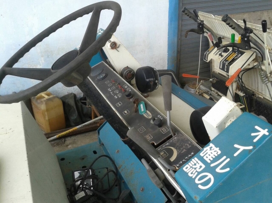 รถกวาดพื้น ดูดฝุ่น