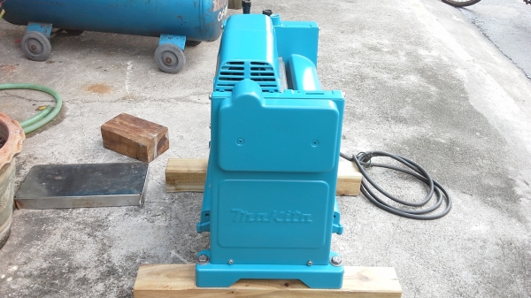 เครื่องรีดไม้ครับ model:2012 (ฝากรูปให้พี่จ่าดูครับ)