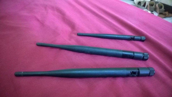 ขาย เสาร์ wifi 3 อัน 120 บาท คับ 0883745640 ขาย เสาร์ wifi 3 อัน 120 บาท คับ 0883745640