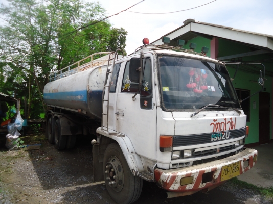 ขายด่วนรถสิบล้อร็อกกี้FVM12MY-Kรถบรรทุกนํ้ามัน16000ลิตร