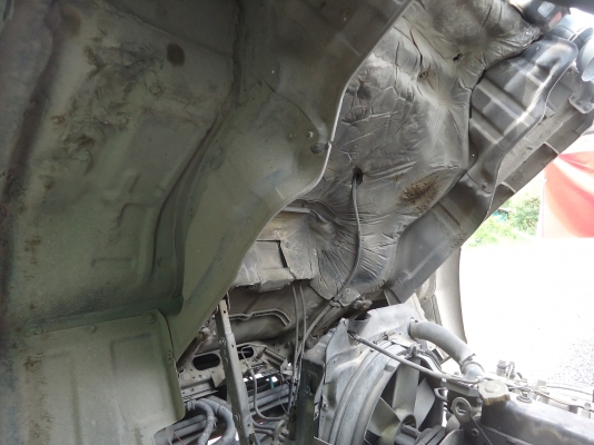 ขายด่วนรถสิบล้อร็อกกี้FVM12MY-Kรถบรรทุกนํ้ามัน16000ลิตร