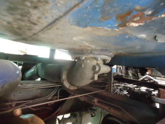 ขายด่วนรถสิบล้อร็อกกี้FVM12MY-Kรถบรรทุกนํ้ามัน16000ลิตร