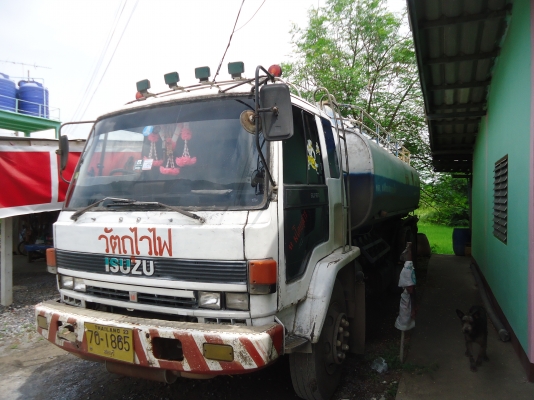 ขายด่วนรถสิบล้อร็อกกี้FVM12MY-Kรถบรรทุกนํ้ามัน16000ลิตร