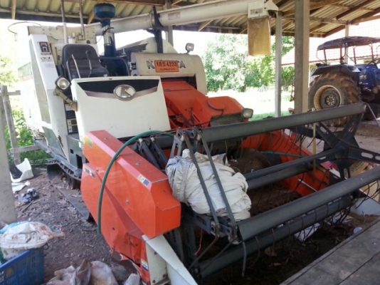 ขายรถเกี่ยวข้าว KUBOTA DC68 สภาพพร้อมใช้งาน ปี53 (จ่าย2งวดได้) ใช้งานน้อย1,012ชม. สภาพพร้อมใช้งาน สนใจโทร 090-8588220คุณนะ ID:narong498 หรือ www.truck.in.th/498