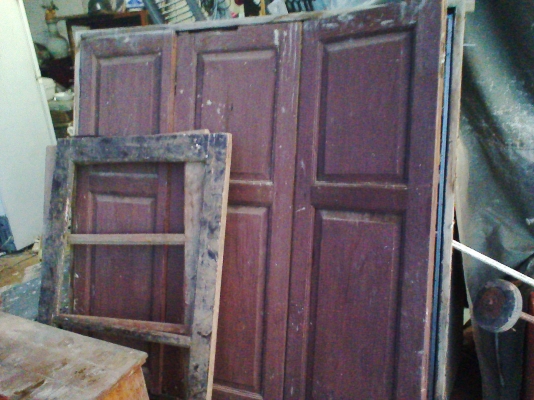 บานหน้าต่างไม้สักลูกฟักพร้อมวงกบและหล็กดัด