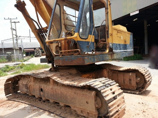 รถแบคโฮ KOMATSU  PC 200 - 1   สนใจติดต่อ 081 - 6079515