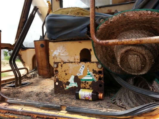 รถแบคโฮ KOMATSU  PC 200 - 1   สนใจติดต่อ 081 - 6079515