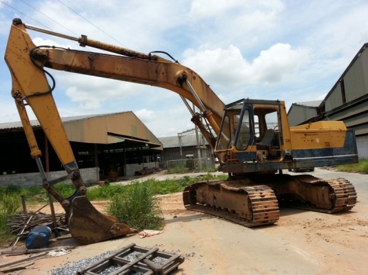 รถแบคโฮ KOMATSU  PC 200 - 1   สนใจติดต่อ 081 - 6079515