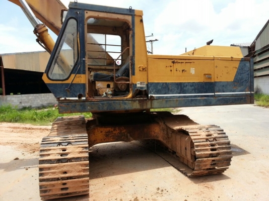 รถแบคโฮ KOMATSU  PC 200 - 1   สนใจติดต่อ 081 - 6079515