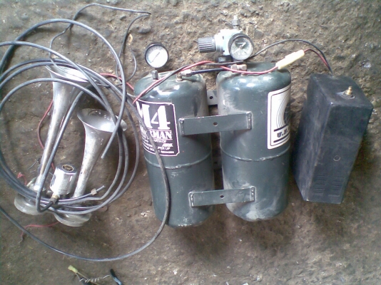 แตรลมพร้อมถังปิเนียมอย่างดี