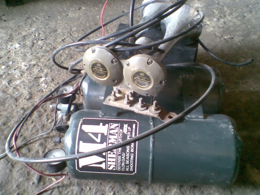 แตรลมพร้อมถังปิเนียมอย่างดี