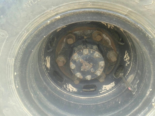 รถอีซูซุ 6 ล้อดั้ม NPR  150 แรงม้า. ปี 51  สนใจติดต่อ 081 - 6079515