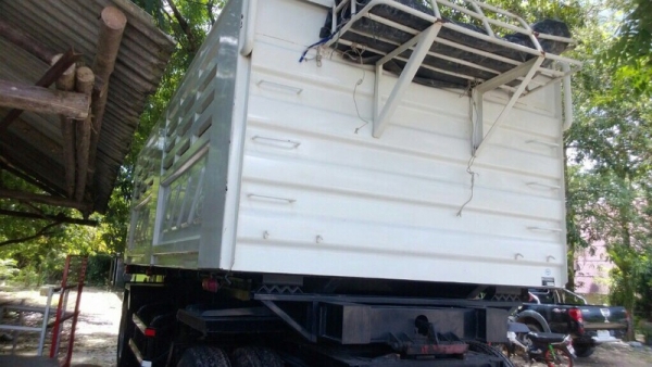 รถฮีโน่ 10 ล้อดั้ม 380 แรงม้า. ปี 53  ( ขายแม่ , ลูก )   สนใจติดต่อ 081 - 6079515