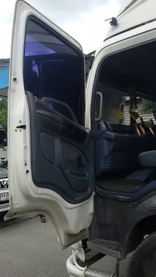 รถฮีโน่ 10 ล้อ หัวลาก  260 แรงม้า. ปี 49  ( ขายเฉพาะหัว )  สนใจติดต่อ 081 - 6079515