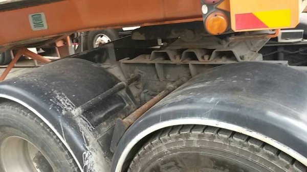 รถฮีโน่ 10 ล้อ หัวลาก  260 แรงม้า. ปี 49  ( ขายเฉพาะหัว )  สนใจติดต่อ 081 - 6079515