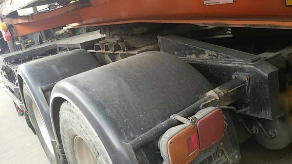 รถฮีโน่ 10 ล้อ หัวลาก  260 แรงม้า. ปี 49  ( ขายเฉพาะหัว )  สนใจติดต่อ 081 - 6079515