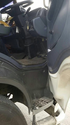 รถฮีโน่ 10 ล้อ หัวลาก  260 แรงม้า. ปี 49  ( ขายเฉพาะหัว )  สนใจติดต่อ 081 - 6079515