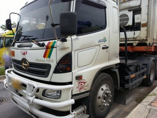 รถฮีโน่ 10 ล้อ หัวลาก  260 แรงม้า. ปี 49  ( ขายเฉพาะหัว )  สนใจติดต่อ 081 - 6079515