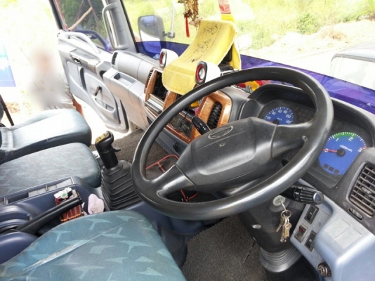 รถฮีโน่ 10 ล้อ หัวลาก  260 แรงม้า. ปี 49  ( ขายเฉพาะหัว )  สนใจติดต่อ 081 - 6079515