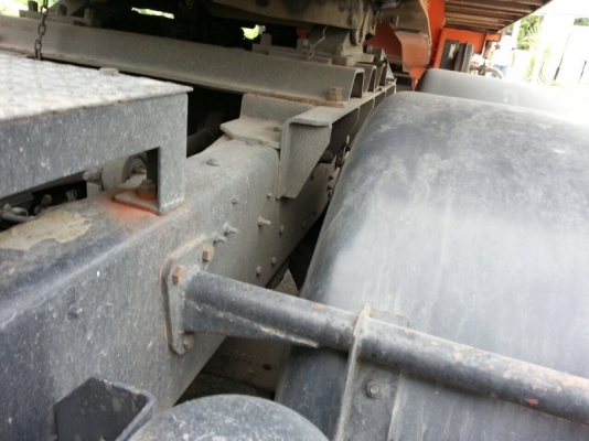 รถฮีโน่ 10 ล้อ หัวลาก  260 แรงม้า. ปี 49  ( ขายเฉพาะหัว )  สนใจติดต่อ 081 - 6079515